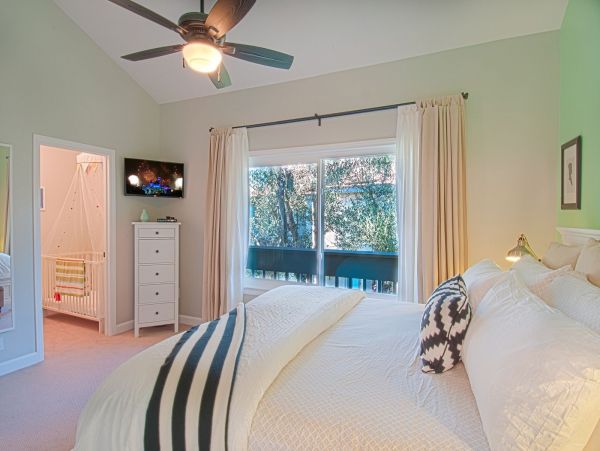 Beautiful Anaheim 3 Bedroom Condo with Communal Pool