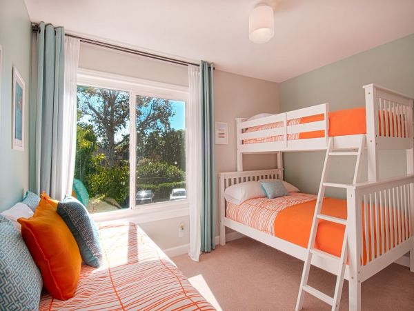 Beautiful Anaheim 3 Bedroom Condo with Communal Pool