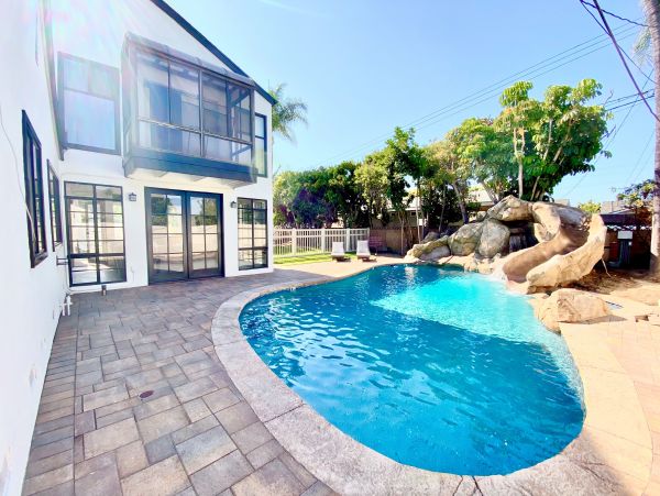 Anaheim Home 991182