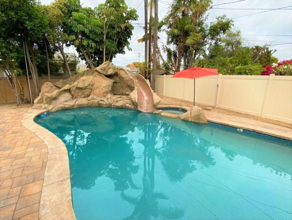 Anaheim Home 991182
