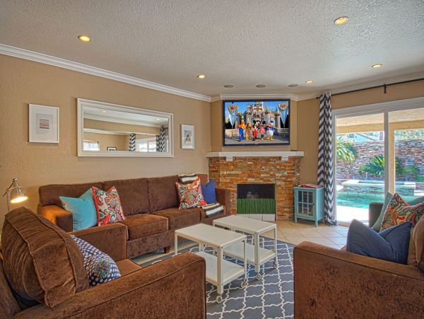 Anaheim Home 991183