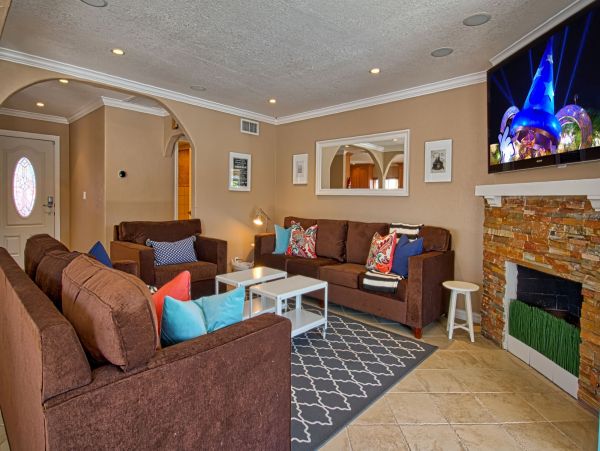 Anaheim Home 991183