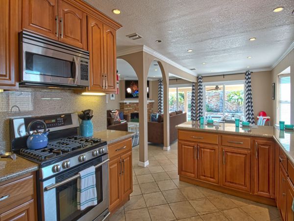 Anaheim Home 991183
