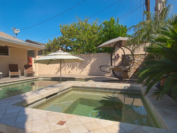 Anaheim Home 991183