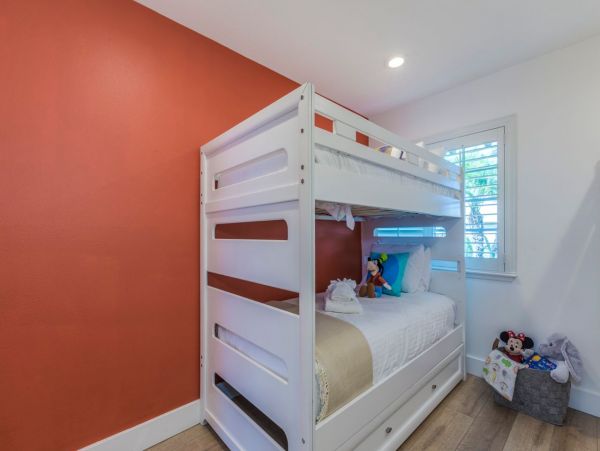 Anaheim 4 Bedroom Home with Pool & Game Room
