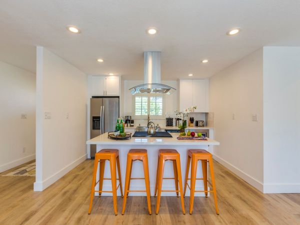 Anaheim 4 Bedroom Home with Pool & Game Room