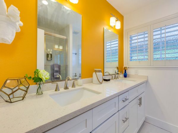 Anaheim 4 Bedroom Home with Pool & Game Room
