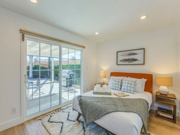 Anaheim 4 Bedroom Home with Pool & Game Room