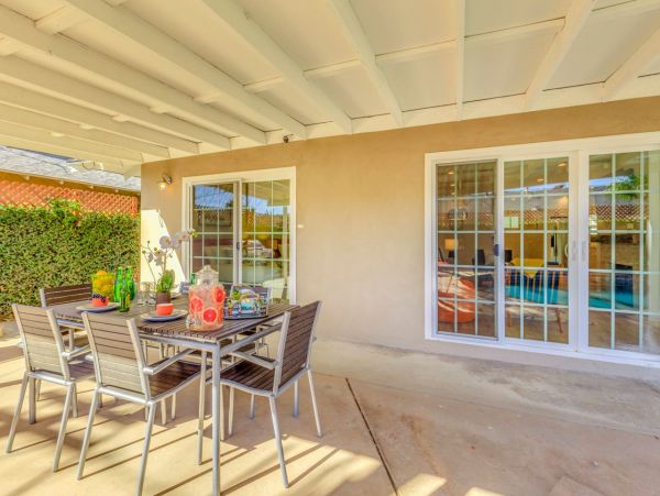 Anaheim 4 Bedroom Home with Pool & Game Room