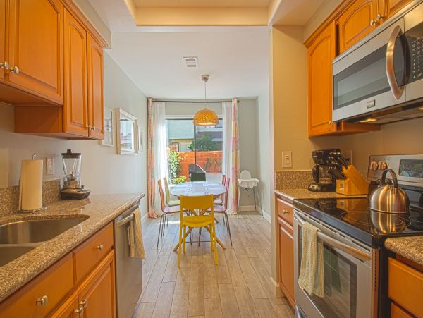 Anaheim Condo 991203