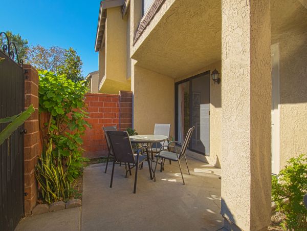 Anaheim Condo 991203