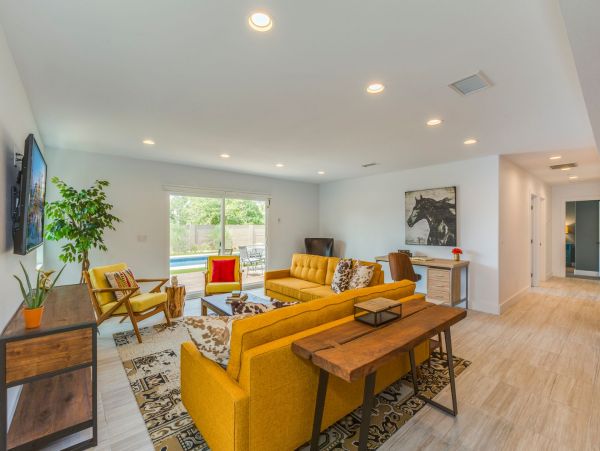 Luxury Anaheim 5 Bedroom Pool House