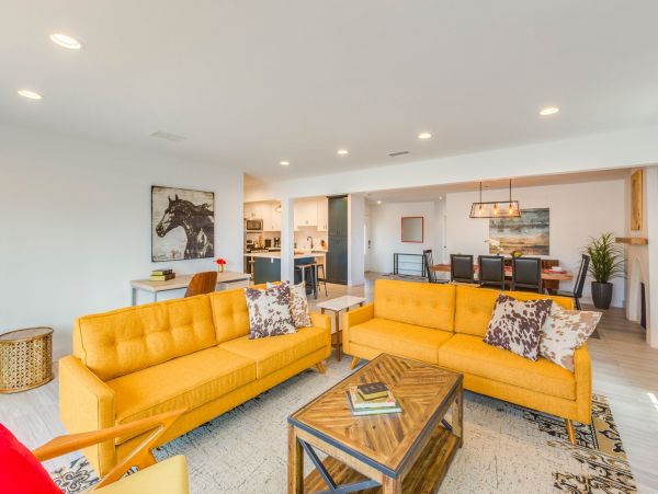 Luxury Anaheim 5 Bedroom Pool House