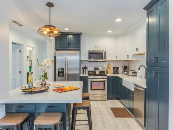 Luxury Anaheim 5 Bedroom Pool House