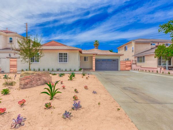 Luxury Anaheim 5 Bedroom Pool House