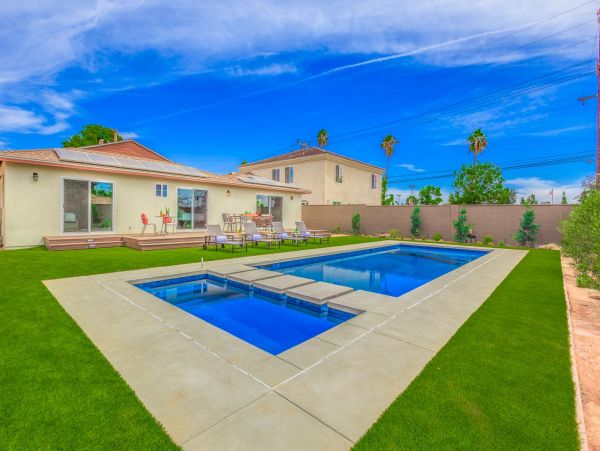 Luxury Anaheim 5 Bedroom Pool House