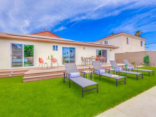 Luxury Anaheim 5 Bedroom Pool House