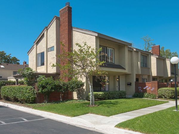 Anaheim Condo 991208