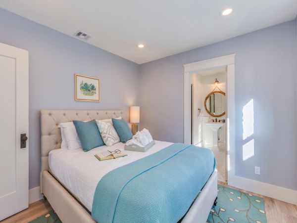 Gorgeous 4 Bedroom Pool House in Anaheim