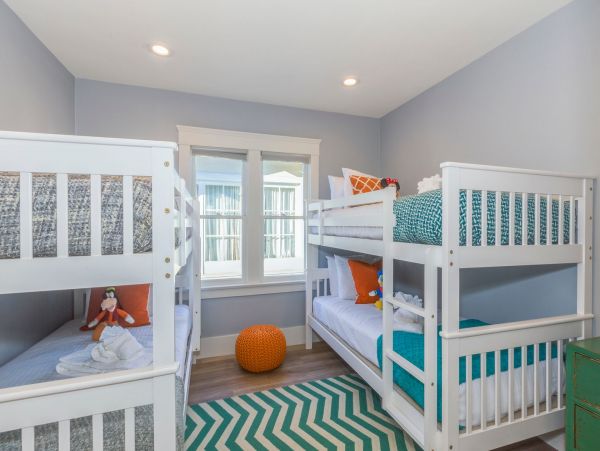 Gorgeous 4 Bedroom Pool House in Anaheim