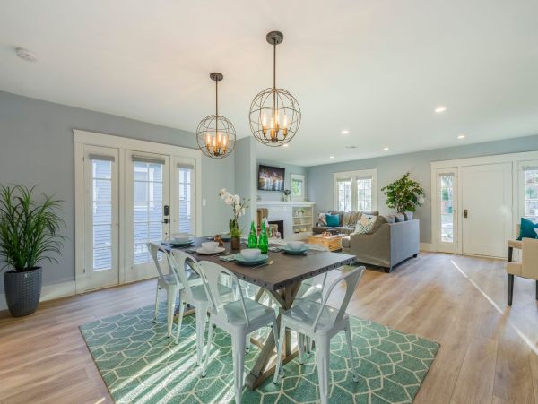 Gorgeous 4 Bedroom Pool House in Anaheim