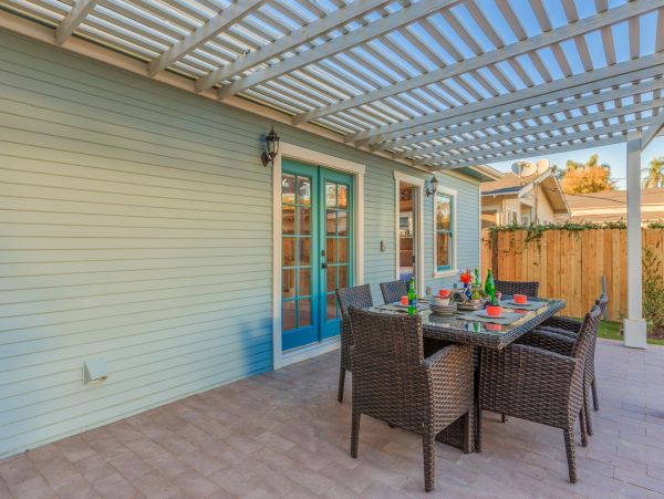 Gorgeous 4 Bedroom Pool House in Anaheim