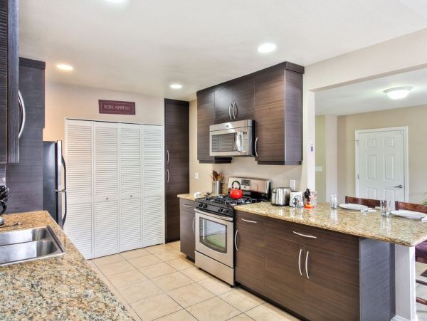 Anaheim Home 991215