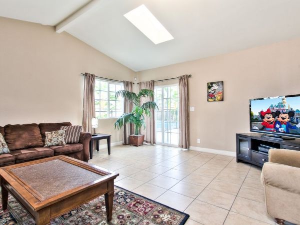 Anaheim Home 991215