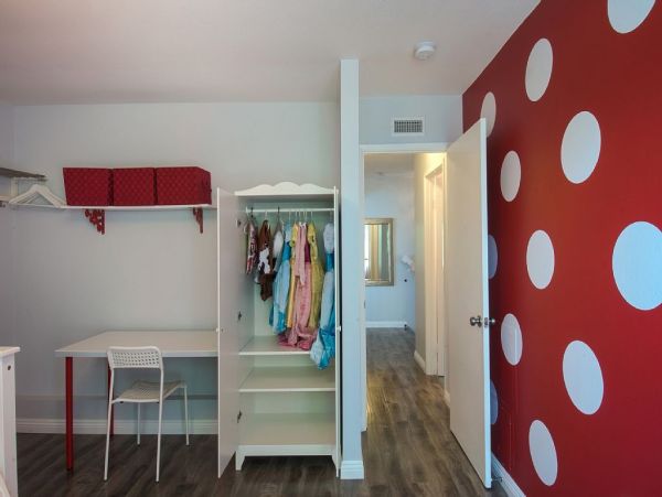 Anaheim Home 991216