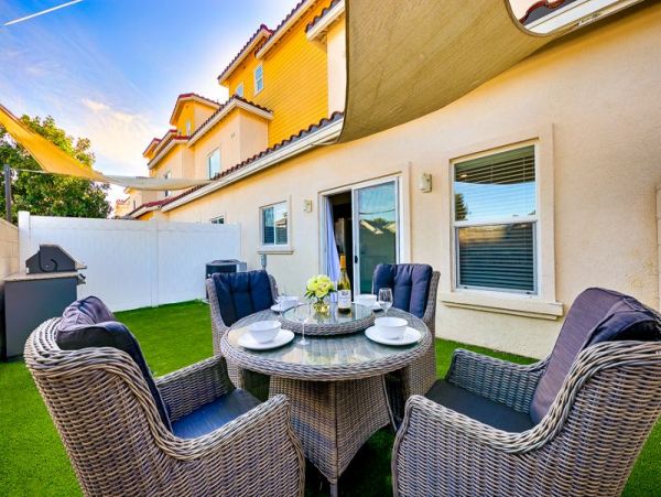 Anaheim Home 991219