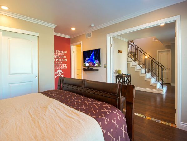 Anaheim Home 991224