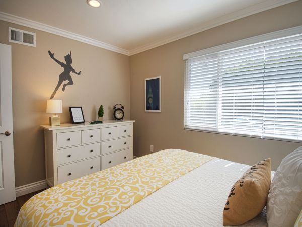 Anaheim Home 991224