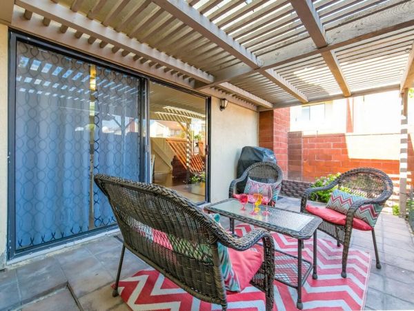 Anaheim Condo 991227