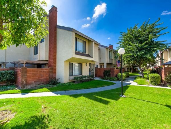 Anaheim Condo 991227