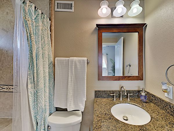Anaheim 3 Bedroom House with Private Pool & Grill