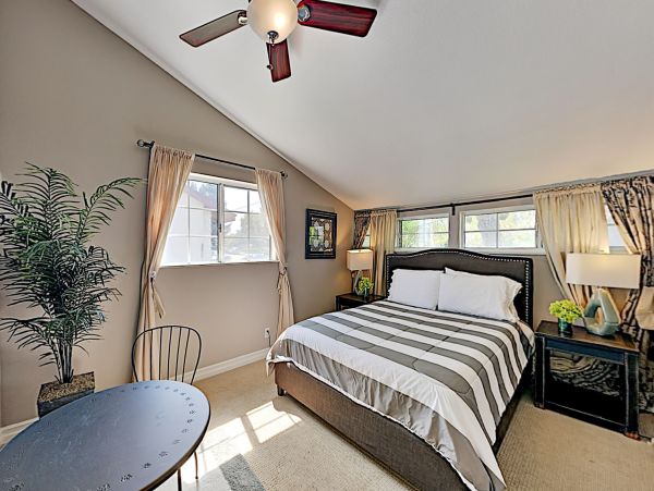 Anaheim 3 Bedroom House with Private Pool & Grill