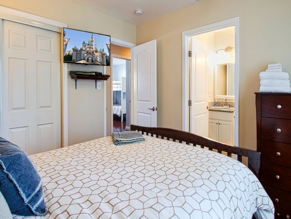 Anaheim Home 991231