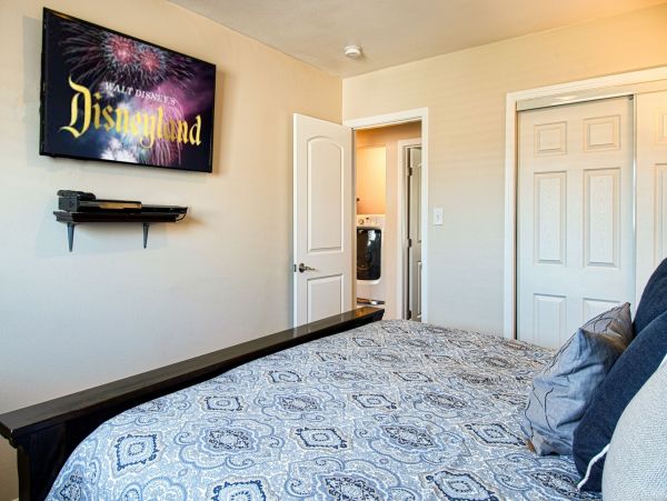 Anaheim Home 991231