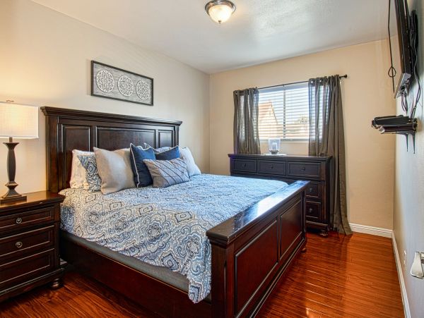 Anaheim Home 991231