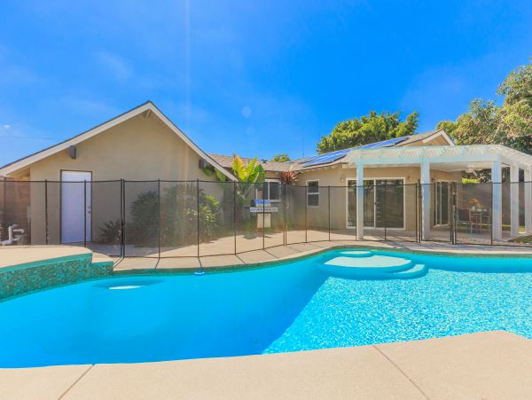 Anaheim Spacious 4 Bedroom Home Private Pool