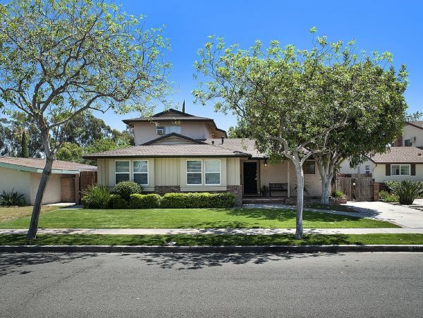 Anaheim Home 991236