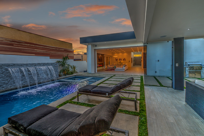 Los Angeles Modern 3 Bedroom Villa Private Pool & Spa