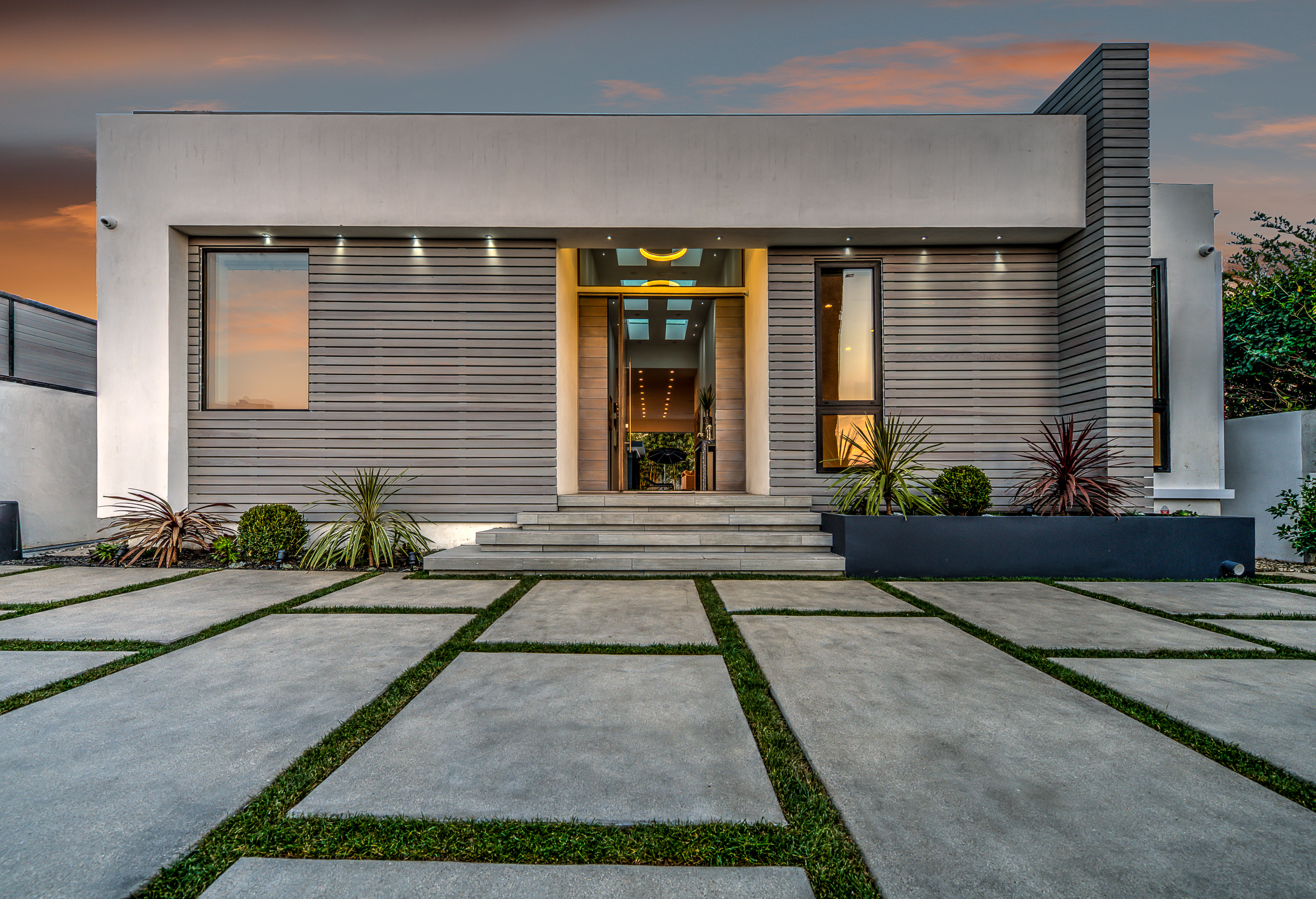 Los Angeles Modern 3 Bedroom Villa Private Pool & Spa