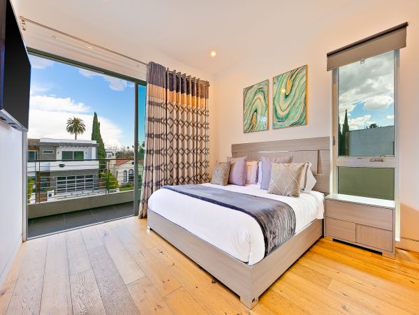 Los Angeles Home 991241