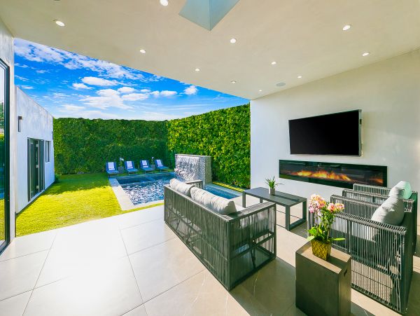 Los Angeles Home 991243