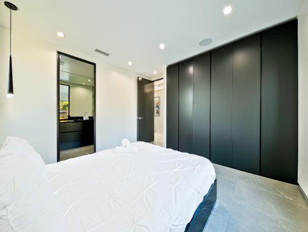 Los Angeles Home 991243
