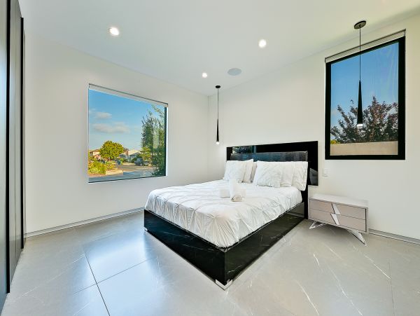 Los Angeles Home 991243