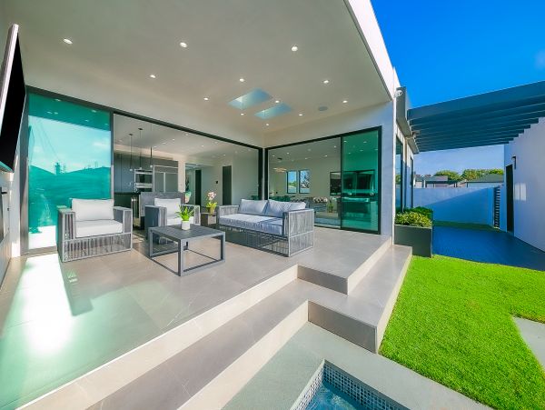 Los Angeles Home 991243