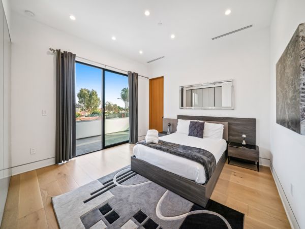 Los Angeles Home 991244