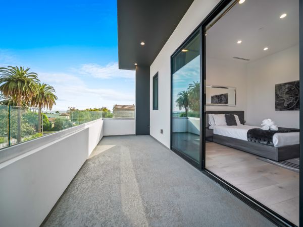 Los Angeles Home 991244